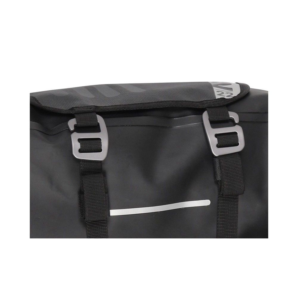 shad-motorcycle-magnetic-tank-bag-13l-x0sw22